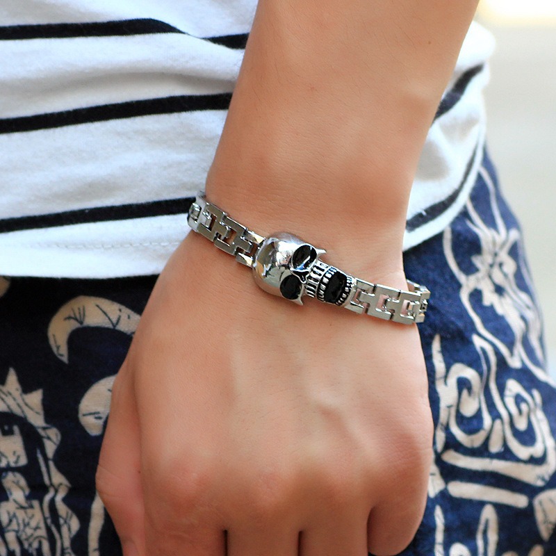 Totenkopf-Armband aus Titansta – Women'S Accessories To Wear With Watch Bewertung und Preis